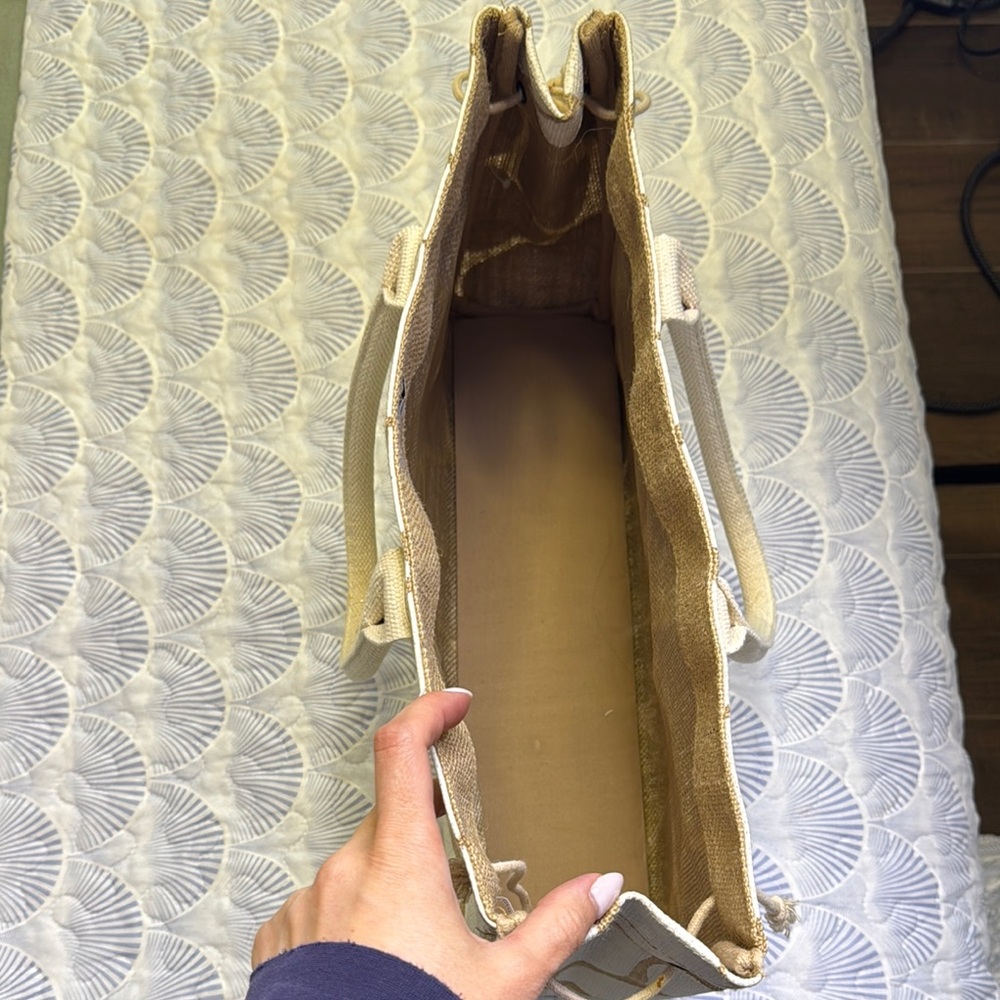 Nordstrom White and Brown Giraffe Print Tote Bag - Picture 3 of 4